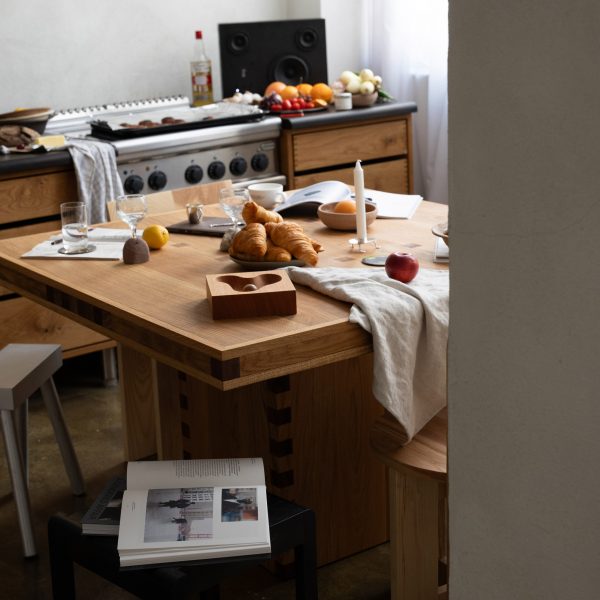 Charlotte Taylor table