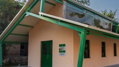 School in India made from Sugarcrete by University of East London researchers
