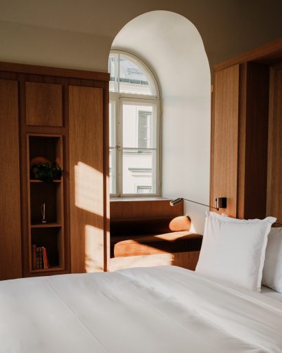 Guest room