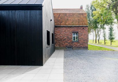 Exterior view of Shadow Barn extension in the Netherlands