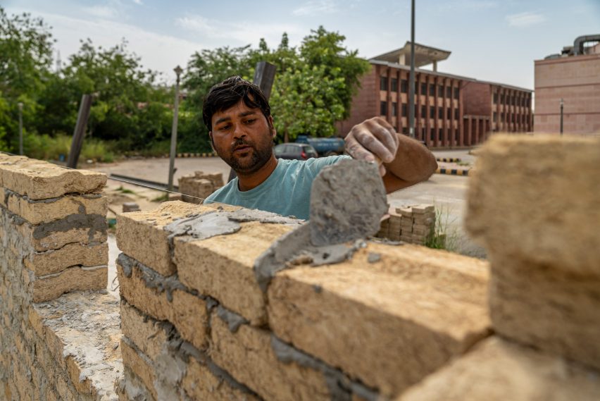 Sugarcrete blocks made from sugarcane waste