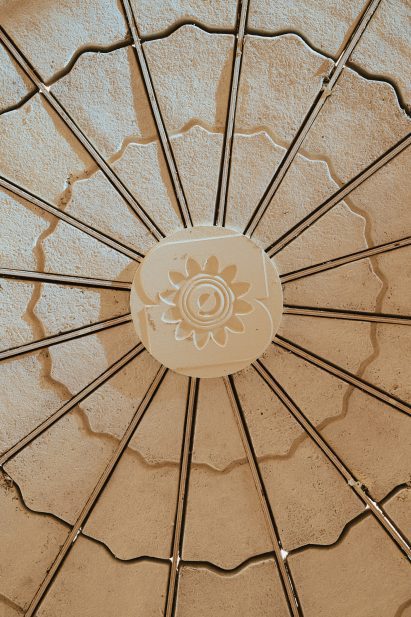 Mycelium disk with decorative print