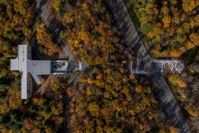 Aerial view of Tekαkαpimək Contact Station showing how the east-west axis is extended by landscaping