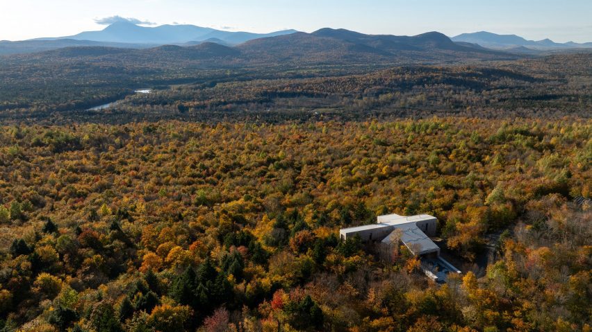 Tekαkαpimək Contact Station by Saunders Architecture