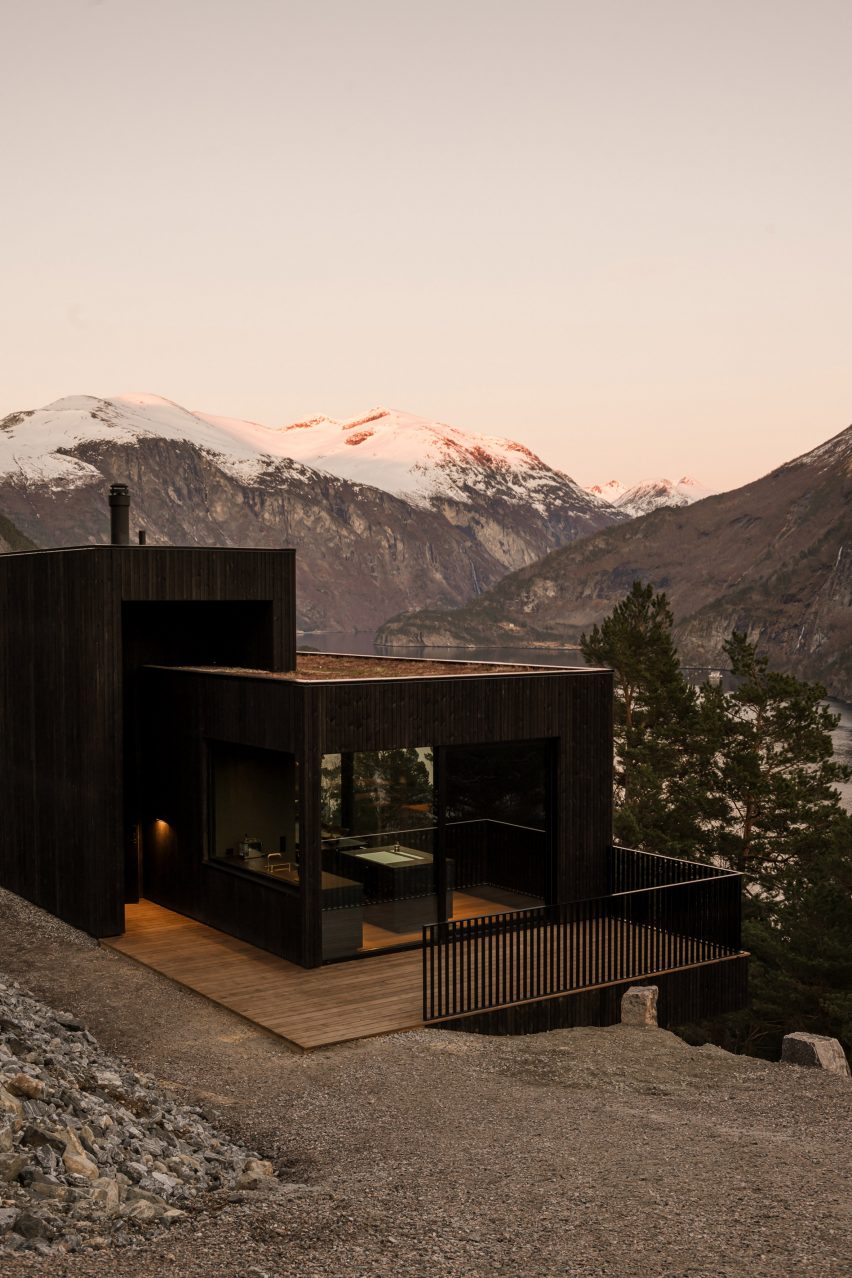 18-07 Holiday Home by Office Inainn