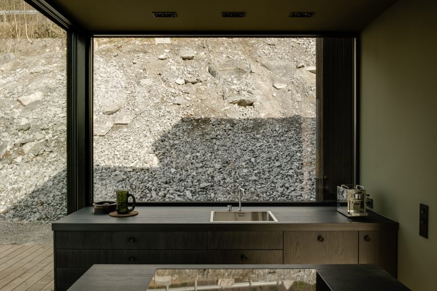 18-07 Holiday Home by Office Inainn