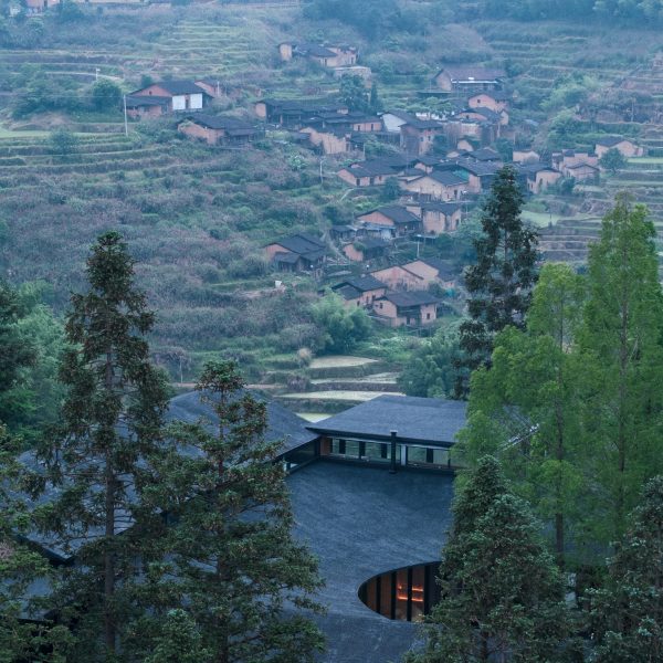 Dialogue with Nature: Commune Store by Atelier Global