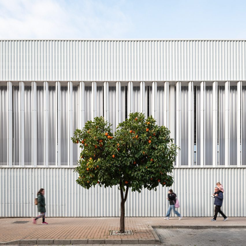 Ferrobus Pavilion by Eovastudio