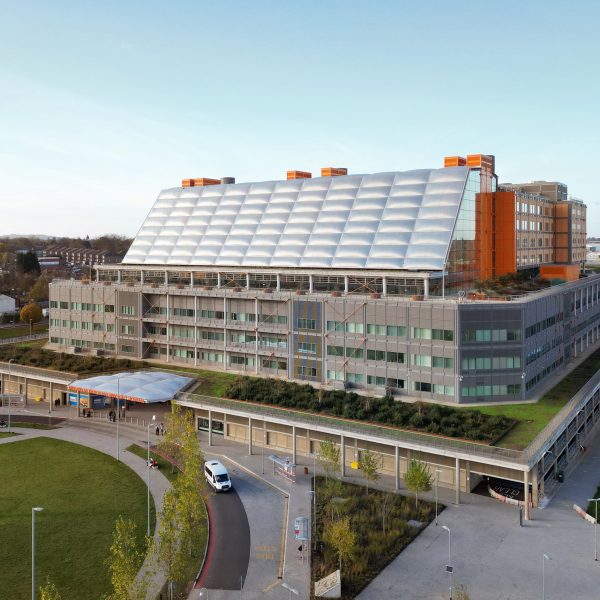 Midland Metropolitan University Hospital by Cagni Williams, HKS and Sonnemann Toon