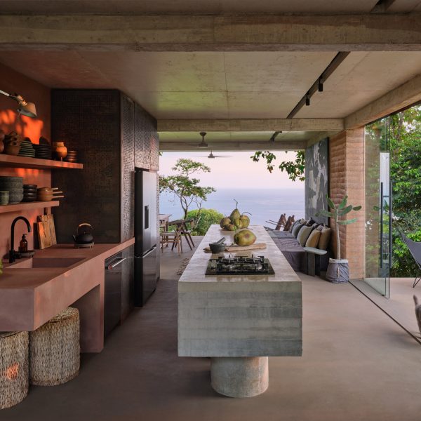 Studio House by Formafatal