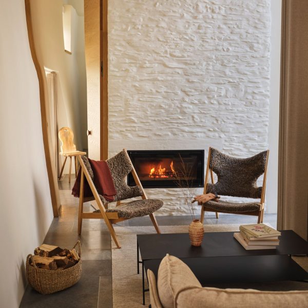 Dartmoor retreat responds to the “rhythm of farm life”