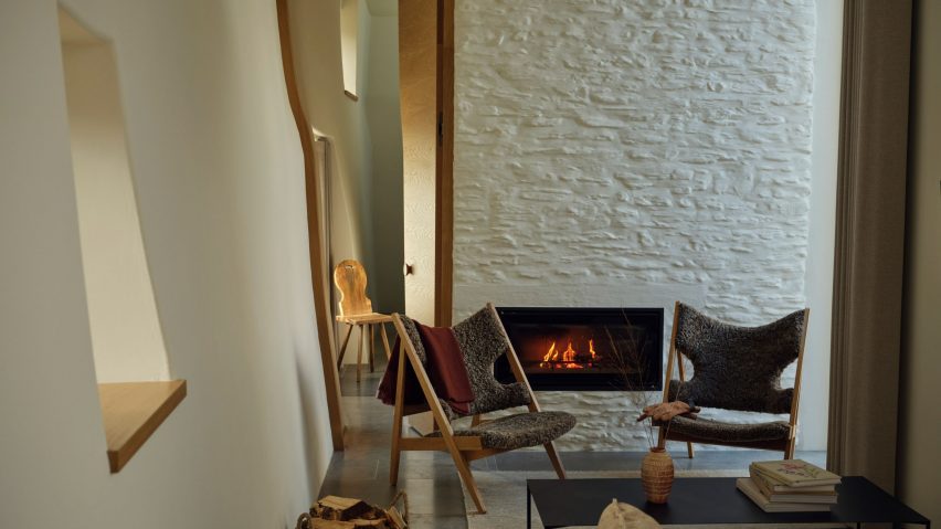 Dartmoor retreat responds to the “rhythm of farm life”