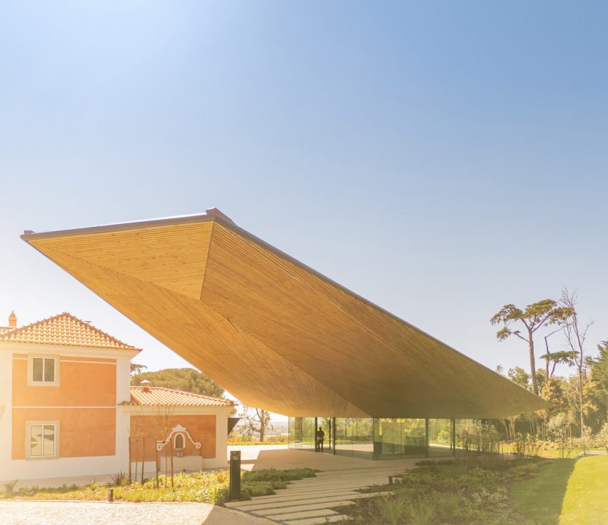 Albuquerque Foundation by Bernades Arquitetura