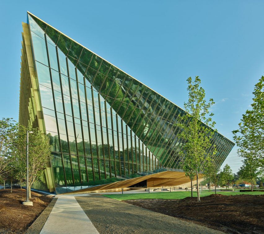 Alice Walton School of Medicine in Arkansas by Polk Stanley Wilcox