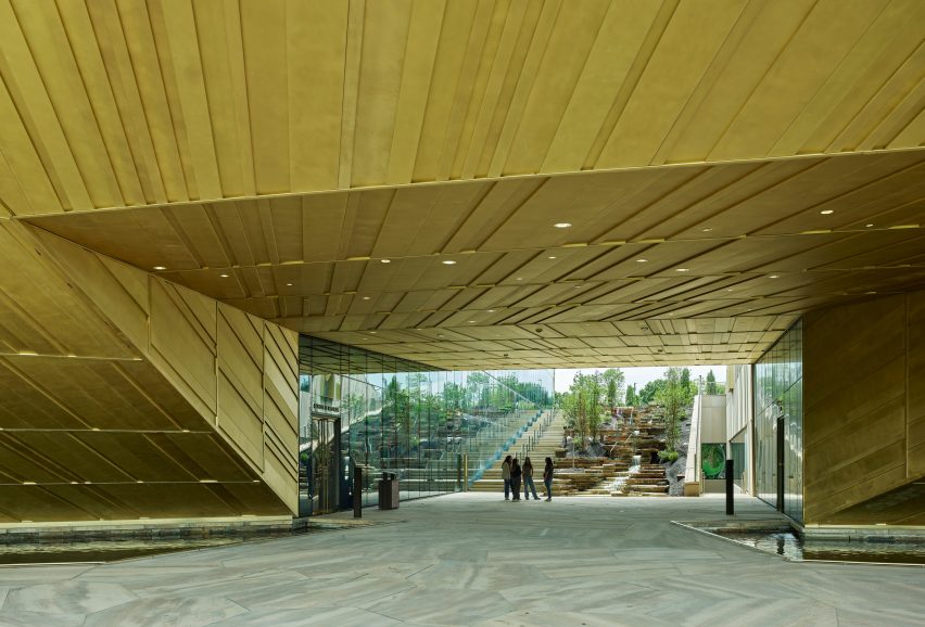 Alice Walton School of Medicine in Arkansas by Polk Stanley Wilcox