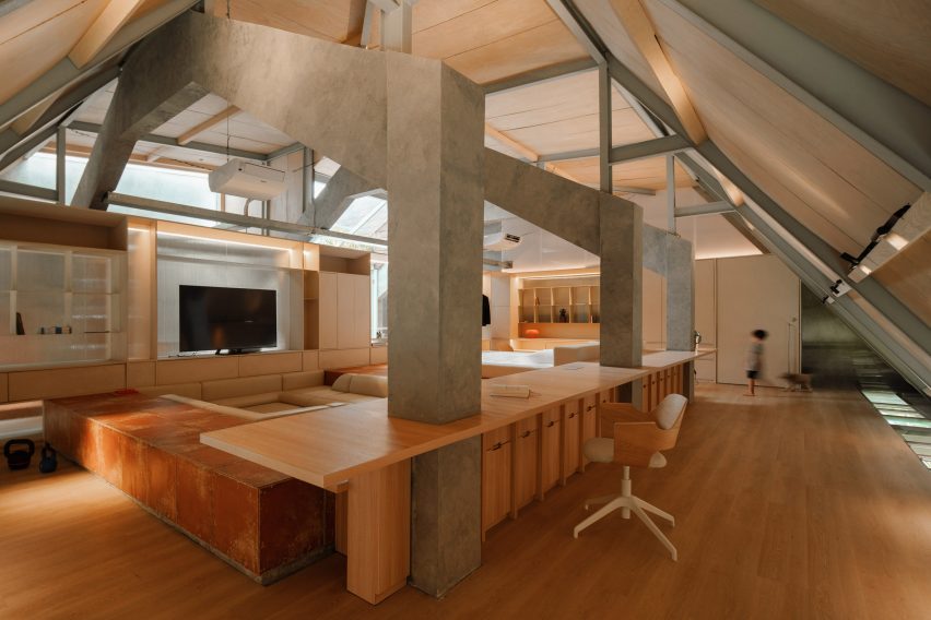 Attic Above Garden by RAD+ar