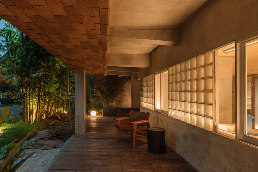 Attic Above Garden by RAD+ar