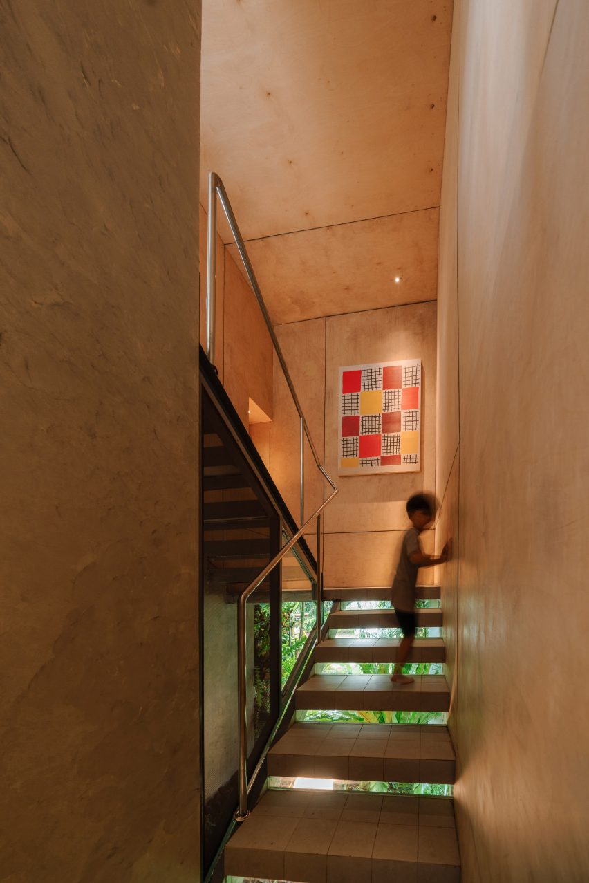 Attic Above Garden by RAD+ar