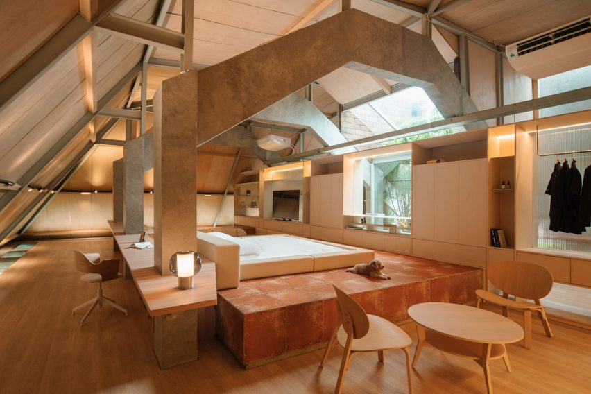 Attic Above Garden by RAD+ar