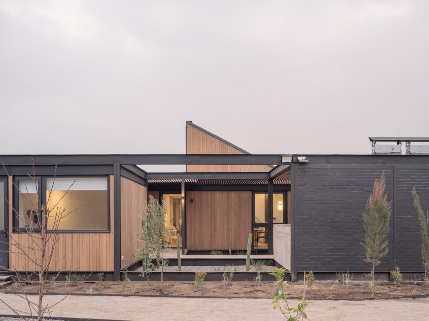 Paralelo Transversal Chilean Courtyard house