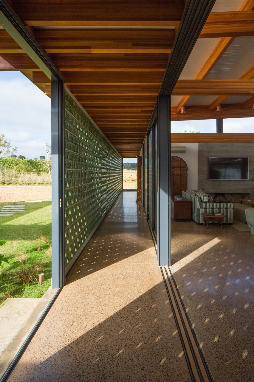 Corridor at Jurumirim House by Nitsche Arquitetos