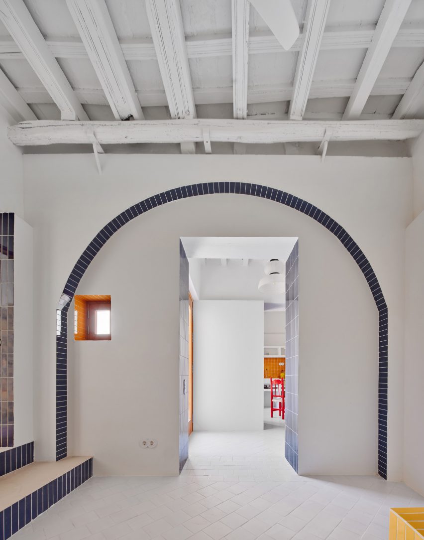 Casa Puerto by Lucas y Hernández-Gil