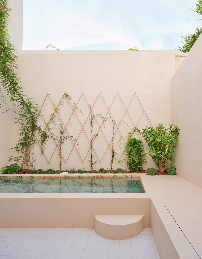 Casa Puerto by Lucas y Hernández-Gil