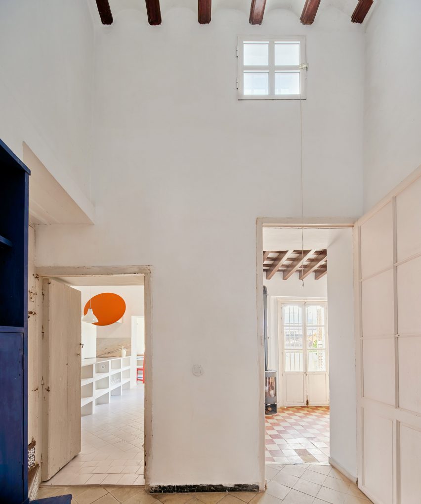 Casa Puerto by Lucas y Hernández-Gil