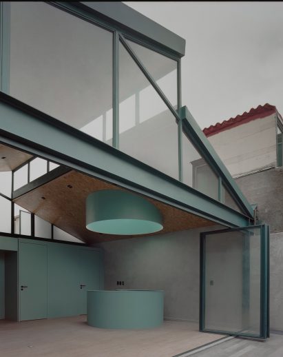 Living space open to a terrace