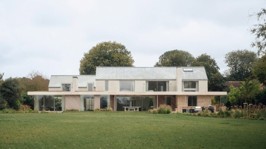 Chalrk River House in Hampshire