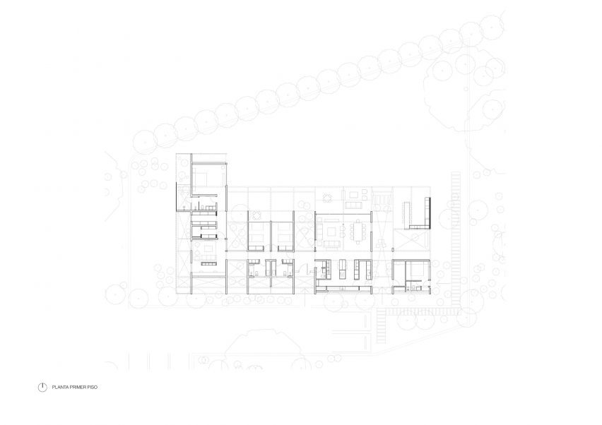 Paralelo Transversal Chilean Courtyard house