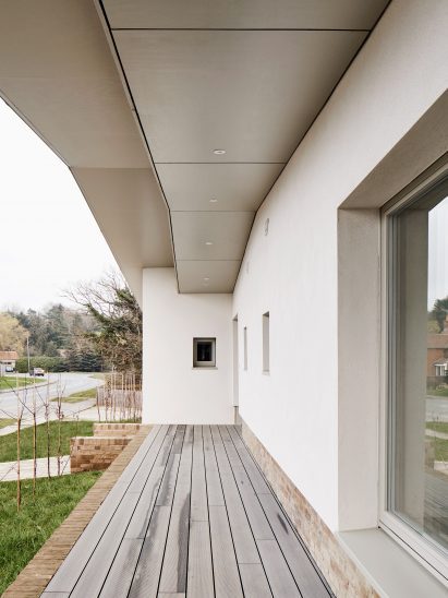 Front porch at CobBauge House in Norfolk by Hudson Architects