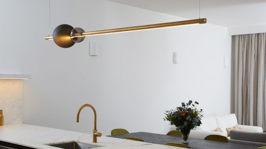 Comet pendant light by Ilanel