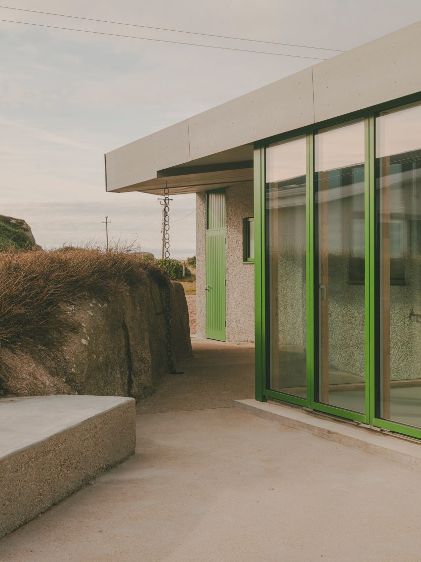 Cruit Island house by Pasparakis Friel