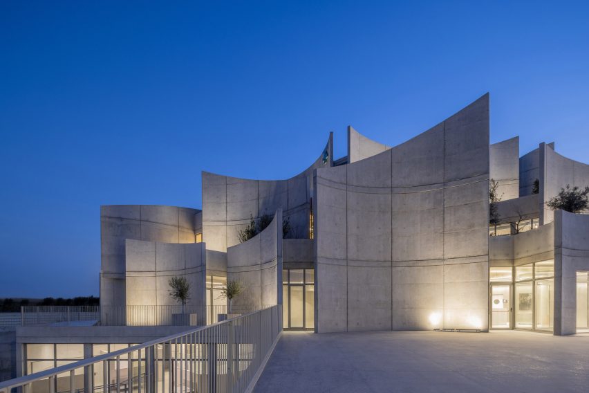 Vet hospital in Albania by Davide Macullo Architects