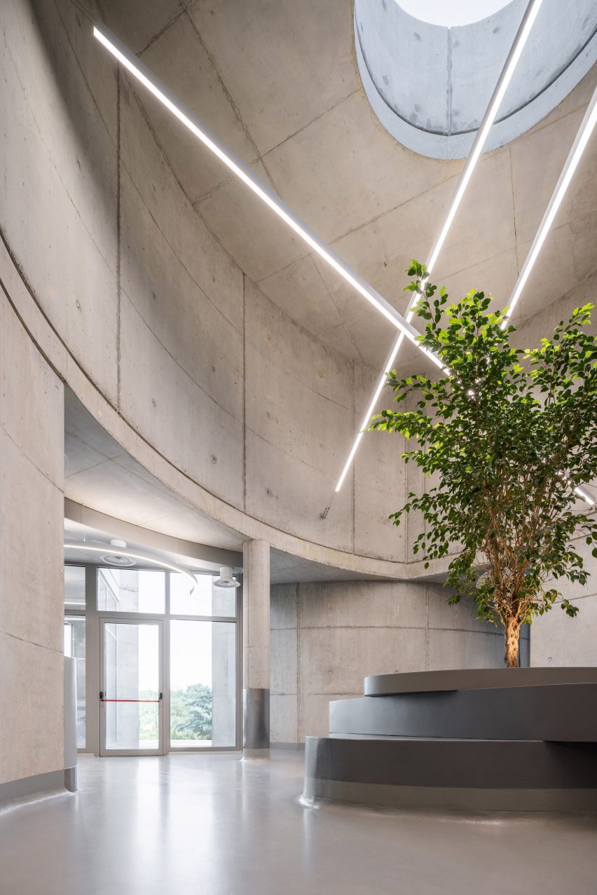 Vet hospital in Albania by Davide Macullo Architects