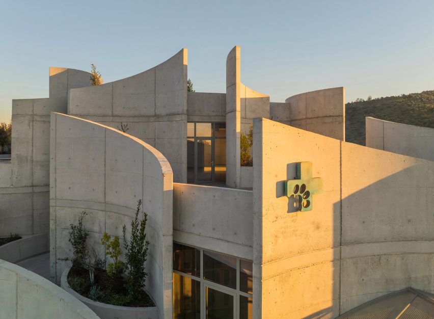 Vet hospital in Albania by Davide Macullo Architects