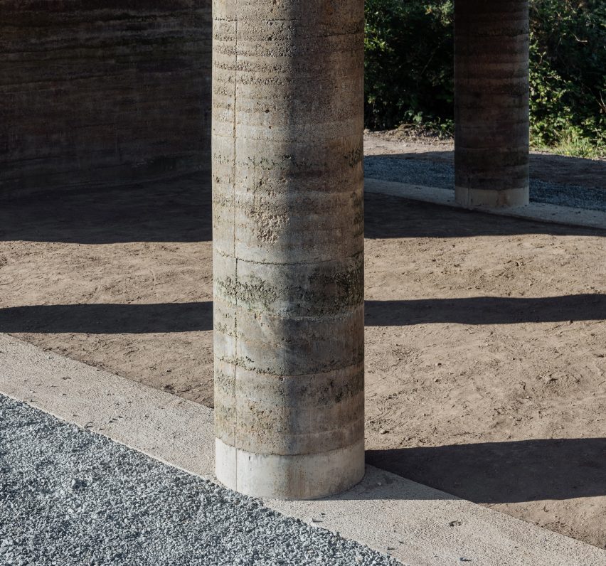 Dem Talamh rammed-earth shelter by Fuinneamh Workshop Architects
