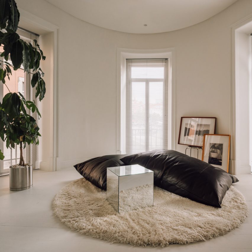 Do Sol Apartment by AB+AC Architects