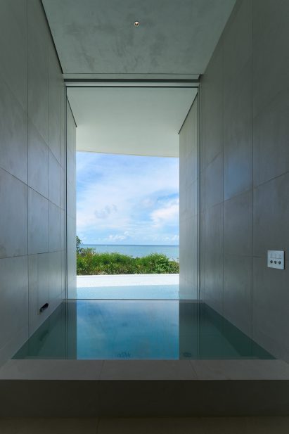 Bathtub at Earth Not A Hotel holiday home by Sou Fujimoto