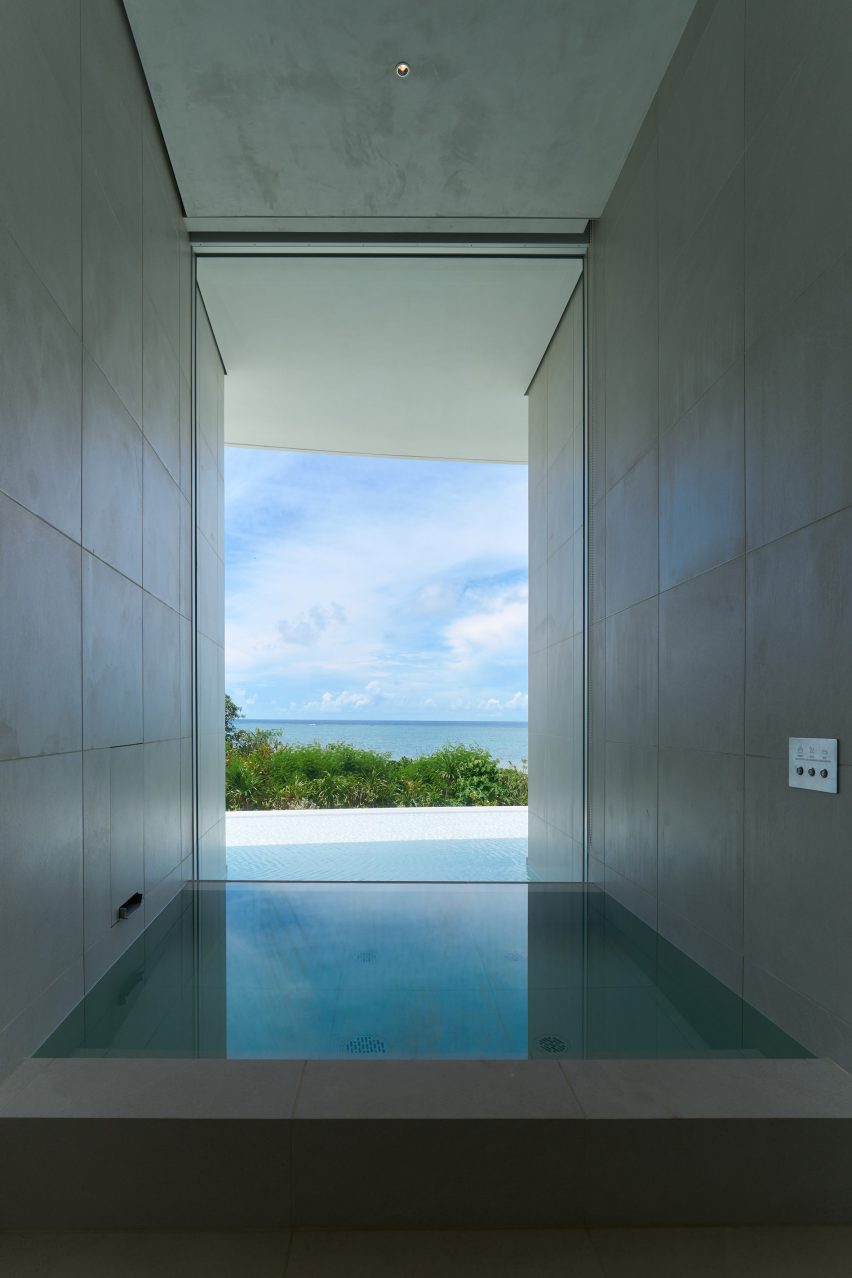 Bathtub at Earth Not A Hotel holiday home by Sou Fujimoto