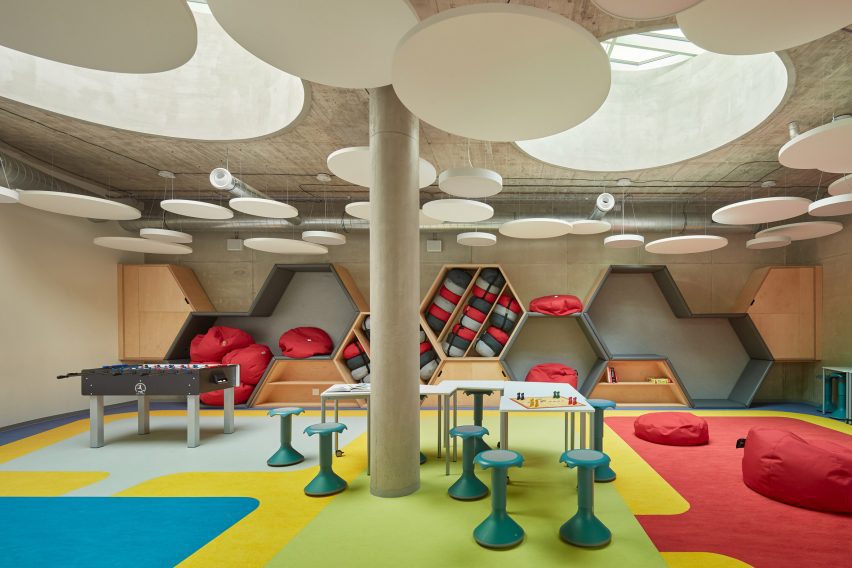 Frič Brothers Elementary School by Atelier 6
