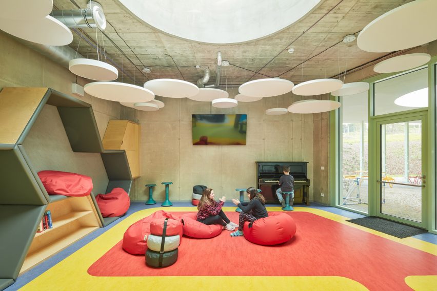 Frič Brothers Elementary School by Atelier 6