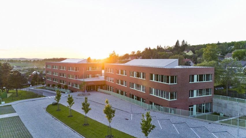 Frič Brothers Elementary School by Atelier 6