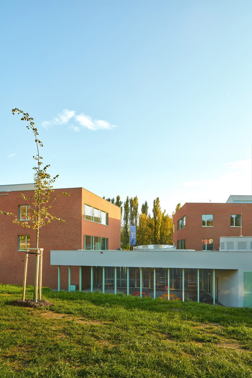 Frič Brothers Elementary School by Atelier 6