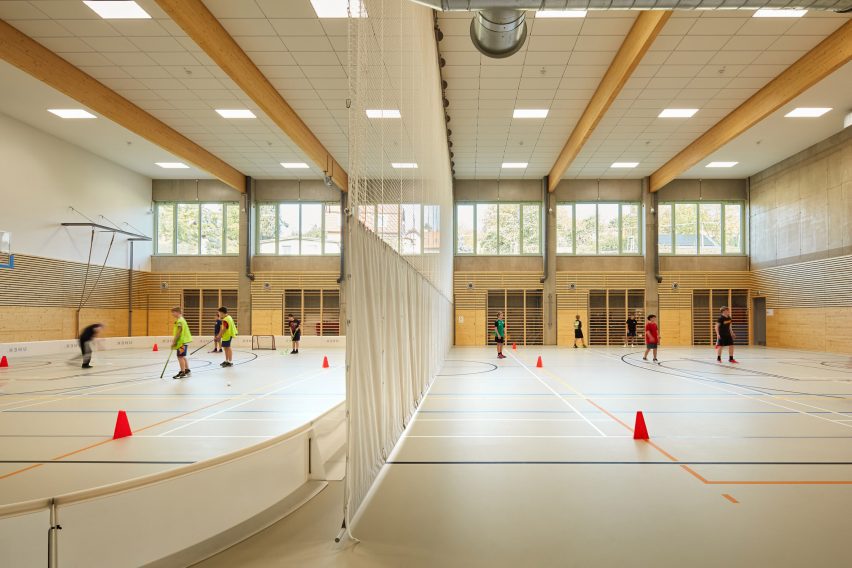 Frič Brothers Elementary School by Atelier 6