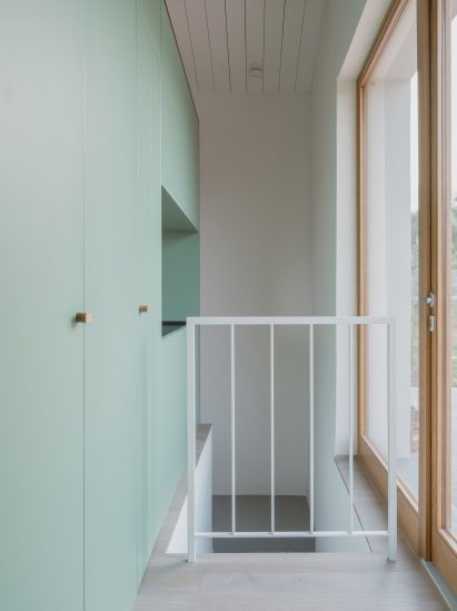 Green joinery in Fienile N by Fōntego Architettura