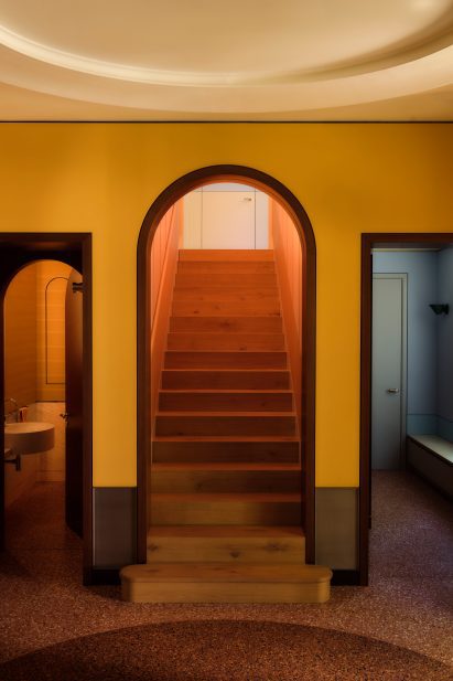 Staircase with pink linoleum