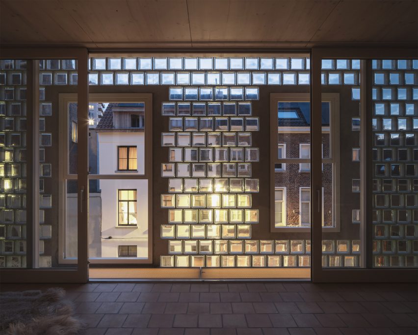 Delmulle Delmulle Architecten's Glass Brick House