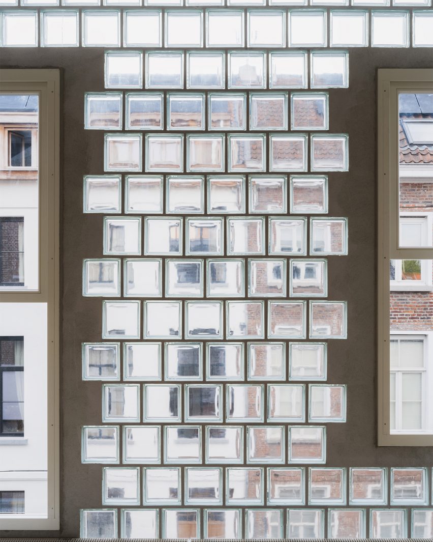 Delmulle Delmulle Architecten's Glass Brick House